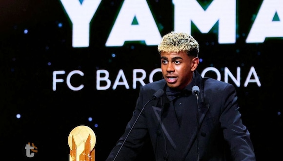 La cara de Lamine Yamal tras ganar el Trofeo Kopa a mejor jugador joven 2025 | VIDEO: Claro Sports