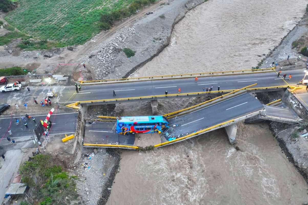 Puente Chancay colapsó y generó tragedia. Foto: MTC