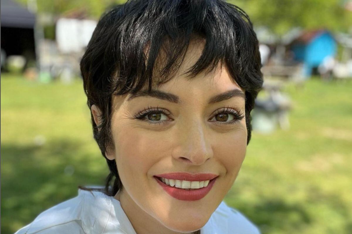 Ezgi Mola es la actriz que hace de Safiye en “Almas Heridas” (Foto: Ezgi Mola / Instagram)