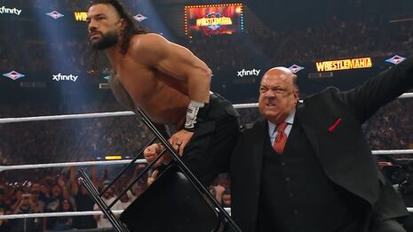 Paul Heyman traiciona a Roman Reigns y CM Punk y le da el triunfo a Seth Rollins en WrestleMania