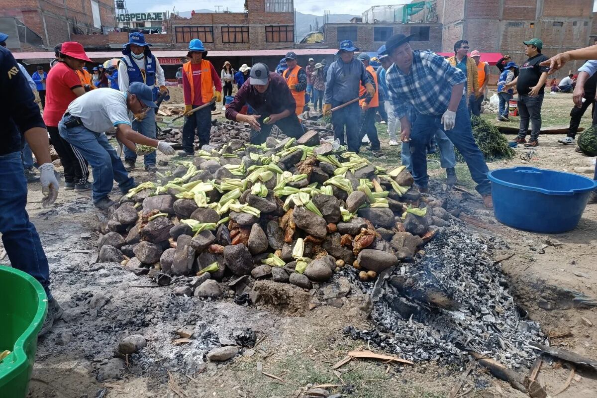 Se preparó en el 2010 una inmensa pachamanca, ganadora del Récord Guinnes