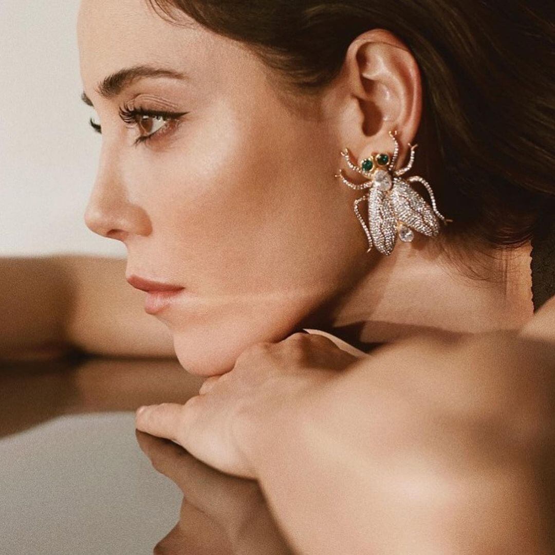 Cansu Dere fue elegida protagonista de la portada de la revista Vogue Turquía donde hizo algunas reflexiones personales (Foto: Cansu Dere/ Instagram)