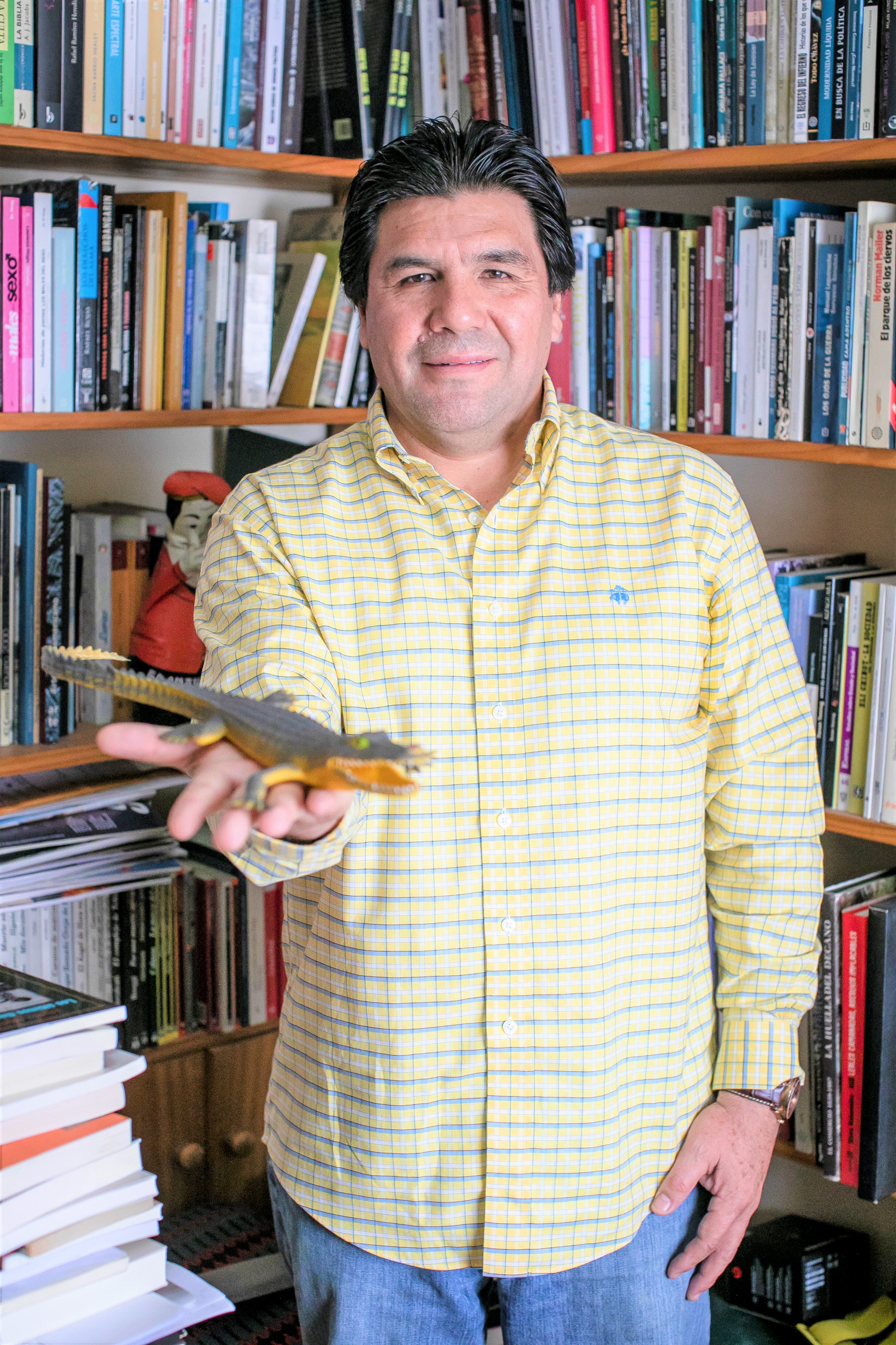 Carlos Paredes es autor del libro 'El perfil del lagarto' (Foto: Julio Reaño)