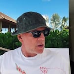 Esposa comparte imagen de Bruce Willis, tras estar alejado de la vida pública
