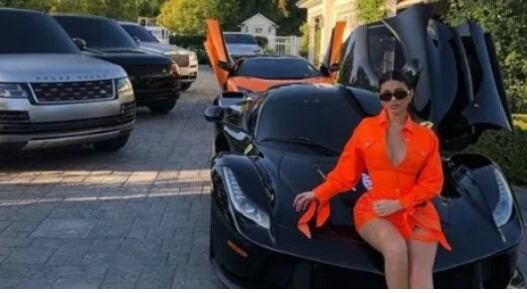 La segunda colección de Kylie es nada más y nada menos que un Ferrari LaFerrari (Foto: Kylie Jenner / Instagram)