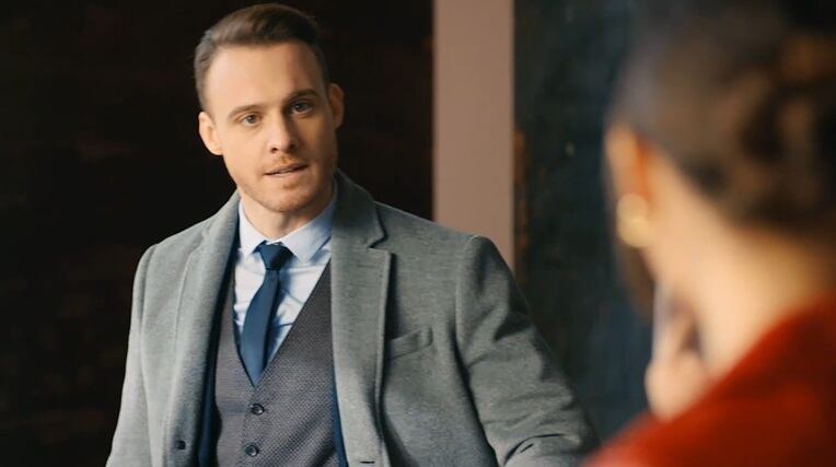 Ella tiene planeado casarse y los preparativos de la boda siguen adelante en “Love is in the air”. (Foto: MF Yapım)