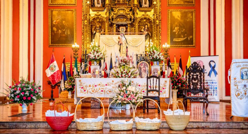Devoción por Santa Rosa de Lima. (Foto: Arzobispado de Lima)