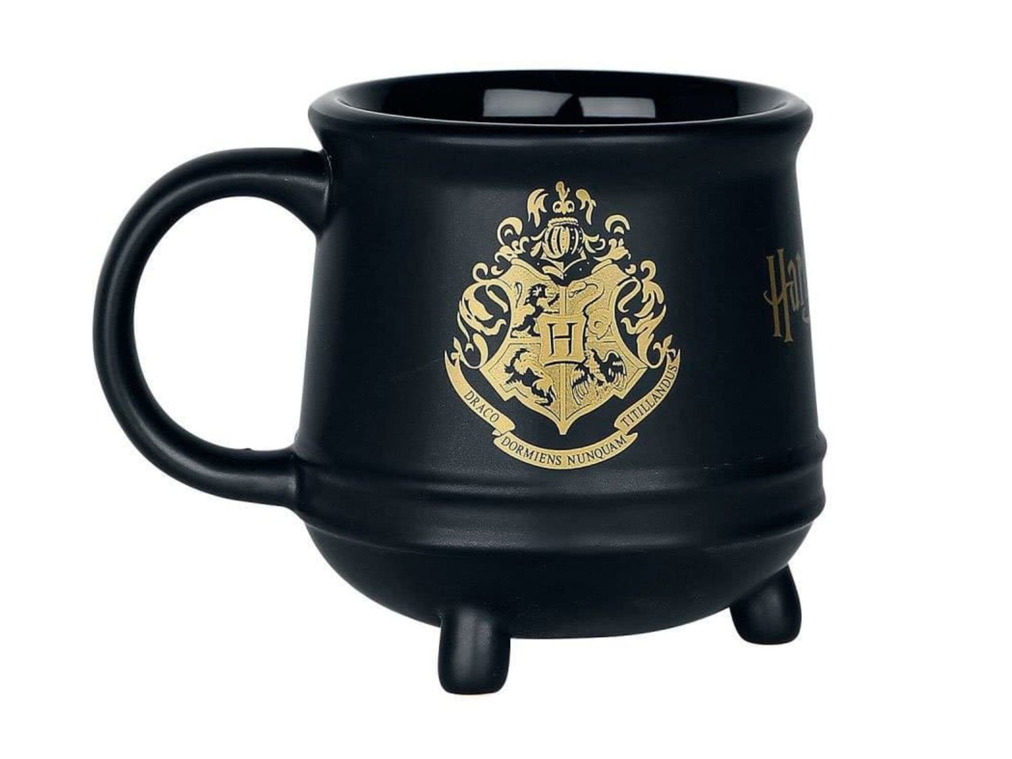 Un poco de café, agua caliente, azúcar y tu poción mágica estará lista en este caldero.