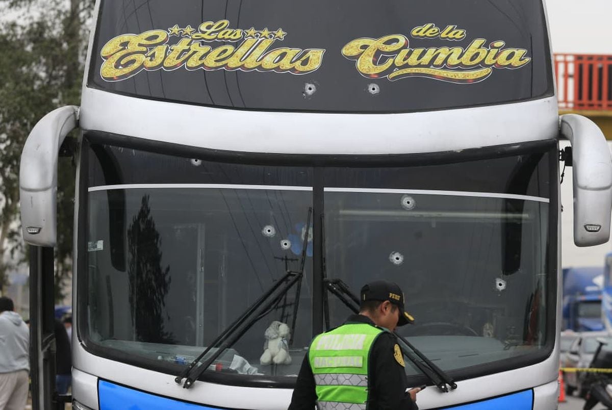 Ataque a balazos contra el bus de Las Estrellas de la Cumbia.