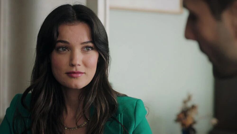 Ceylin e Ilgaz inician una relación en la telenovela turca "Secretos de familia" (Foto: Ay Yapım)