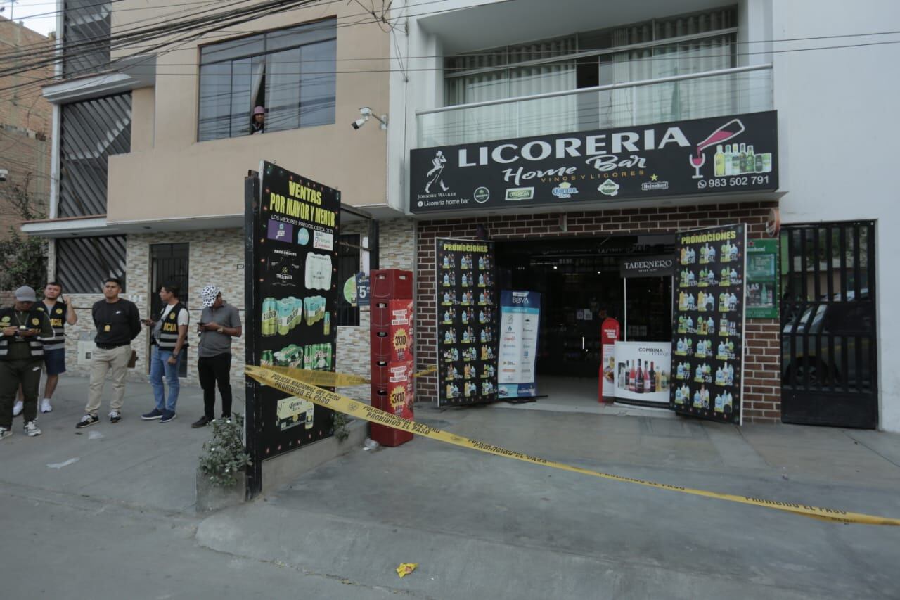 Dos sujetos dejaron una granada de guerra dentro de una licorería.
