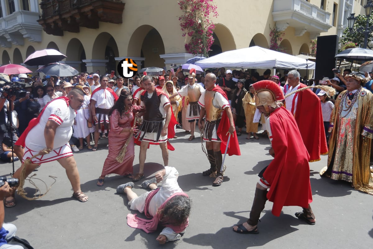 Escenificación del Vía Crucis de Mario Valencia, 'El Cristo Cholo.' (Fotos: Antonio Melgarejo/ @photo.gec)