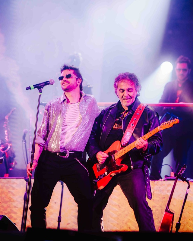 Felipe Colombo cantando en Lima. / Foto: Masterlive.