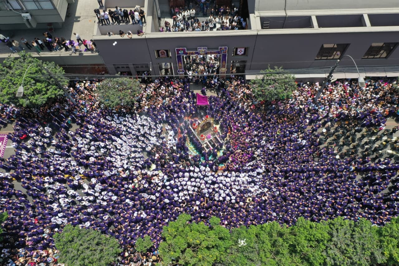 Impresionantes imágenes de la primera procesión del Señor de los Milagros de este 2026. (Fotos: Julio Reaño/@photo.gec)