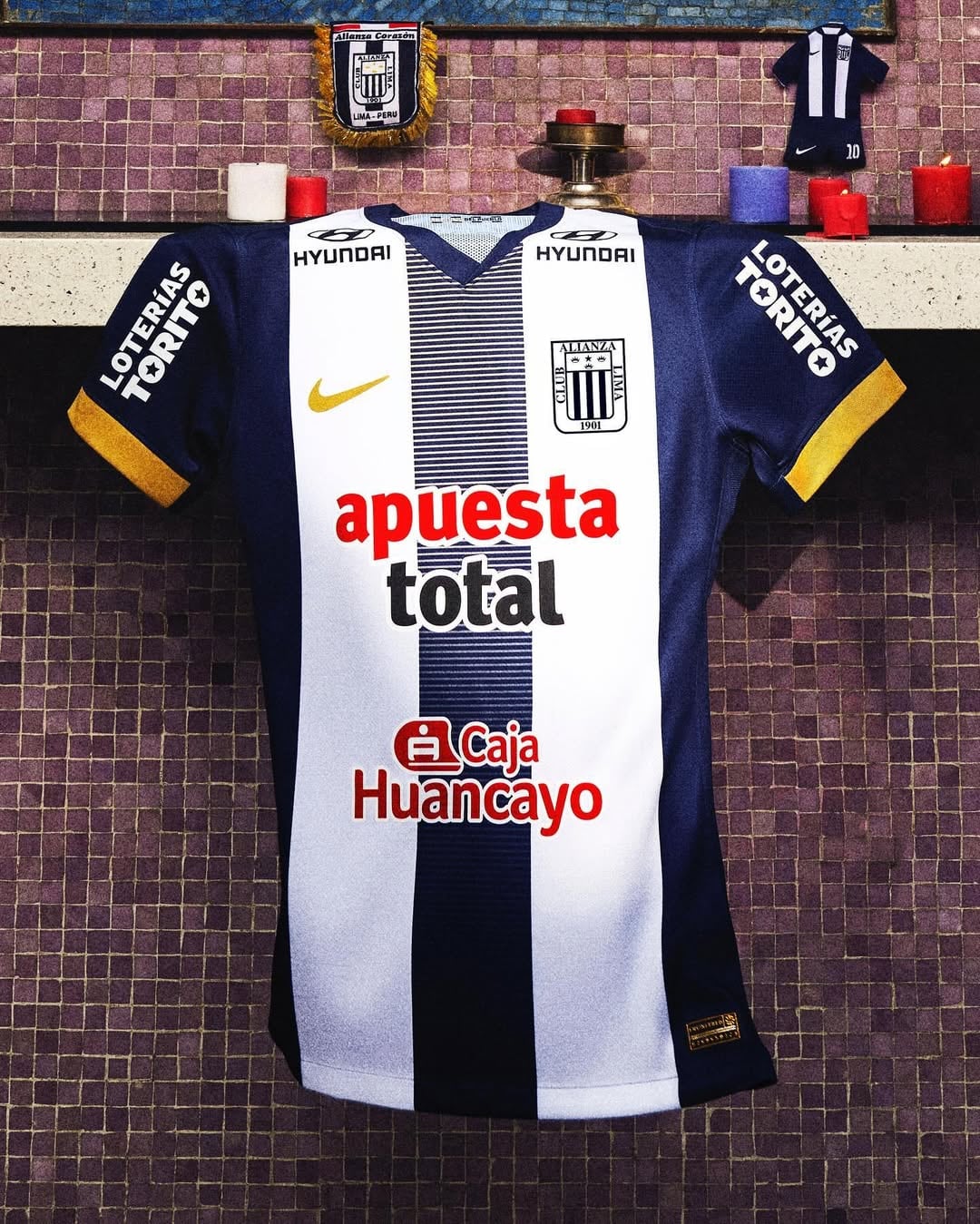 Alianza Lima presentó su camiseta titular para la temporada 2025. (Foto: Alianza Lima)