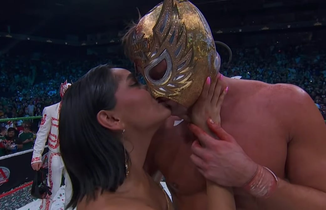 El Grande Americano celebra su victoria con Andrea Bazarte. (Somos FOX)