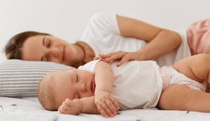 Padres primerizos: ¿Has escuchado sobre el Baby Lag? Consejos para el sueño interrumpido de tu bebé