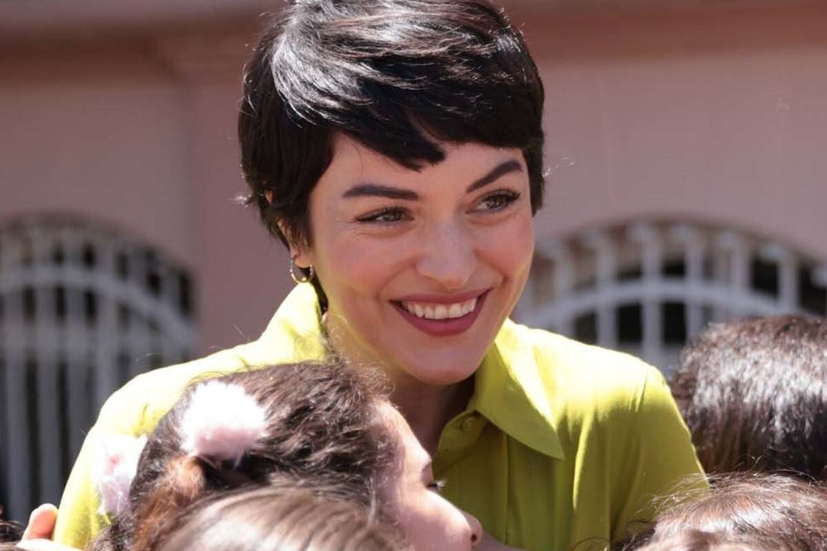 La actriz Ezgi Mola como Safiye Derenoğlu en "Inocentes" (Foto: OGM Pictures)