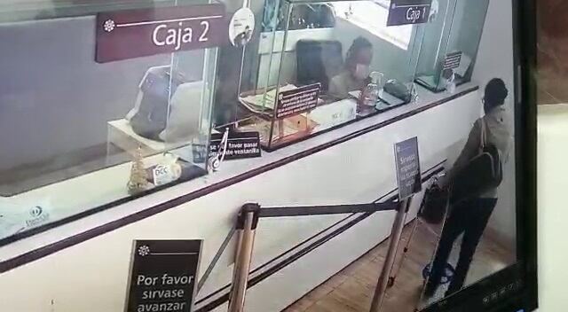 'Tía Bomba' se disfrazó como ancianita y testigo de jehová para robar dos bancos.