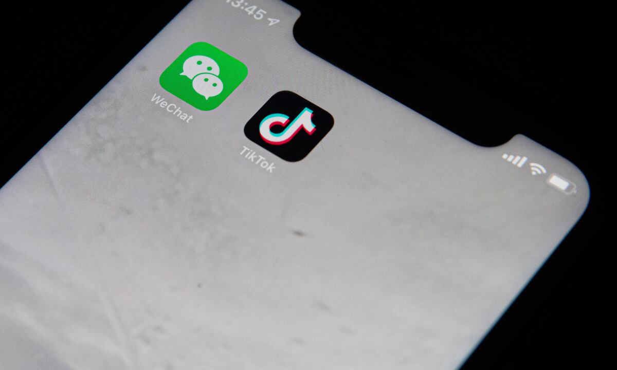 Autoridades pidieron a los padres estar más atentos con el tipo de contenido que sus hijos miran en las redes sociales. (Foto: EFE)