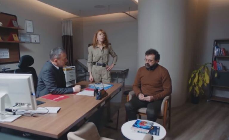 Tanju confiesa que se perdió el juicio que había contra el hospital por una mala praxis y es por ello que tendrán que pagar 2 millones de libras turcas (Foto: MF Yapım)