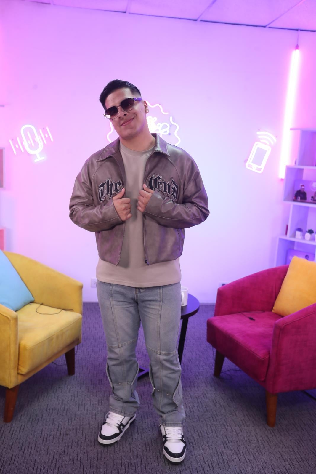 Chechito en el Café con la Chevez. Foto: Jesús Saucedo / @photo.gec