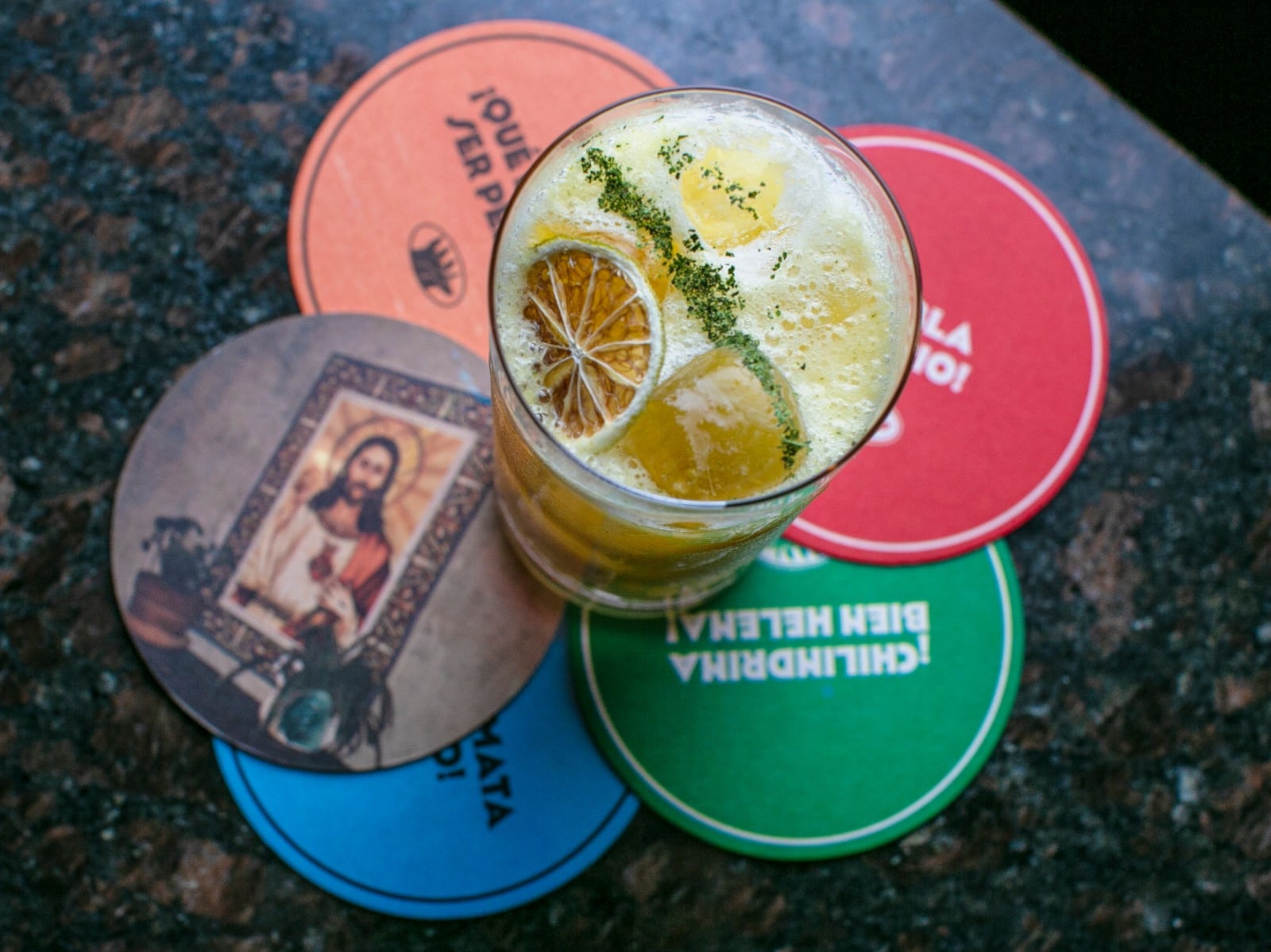 No solo son buenos platos, también ofrecen bebidas y cocteles para acompañar. Foto: Julio Reaño.