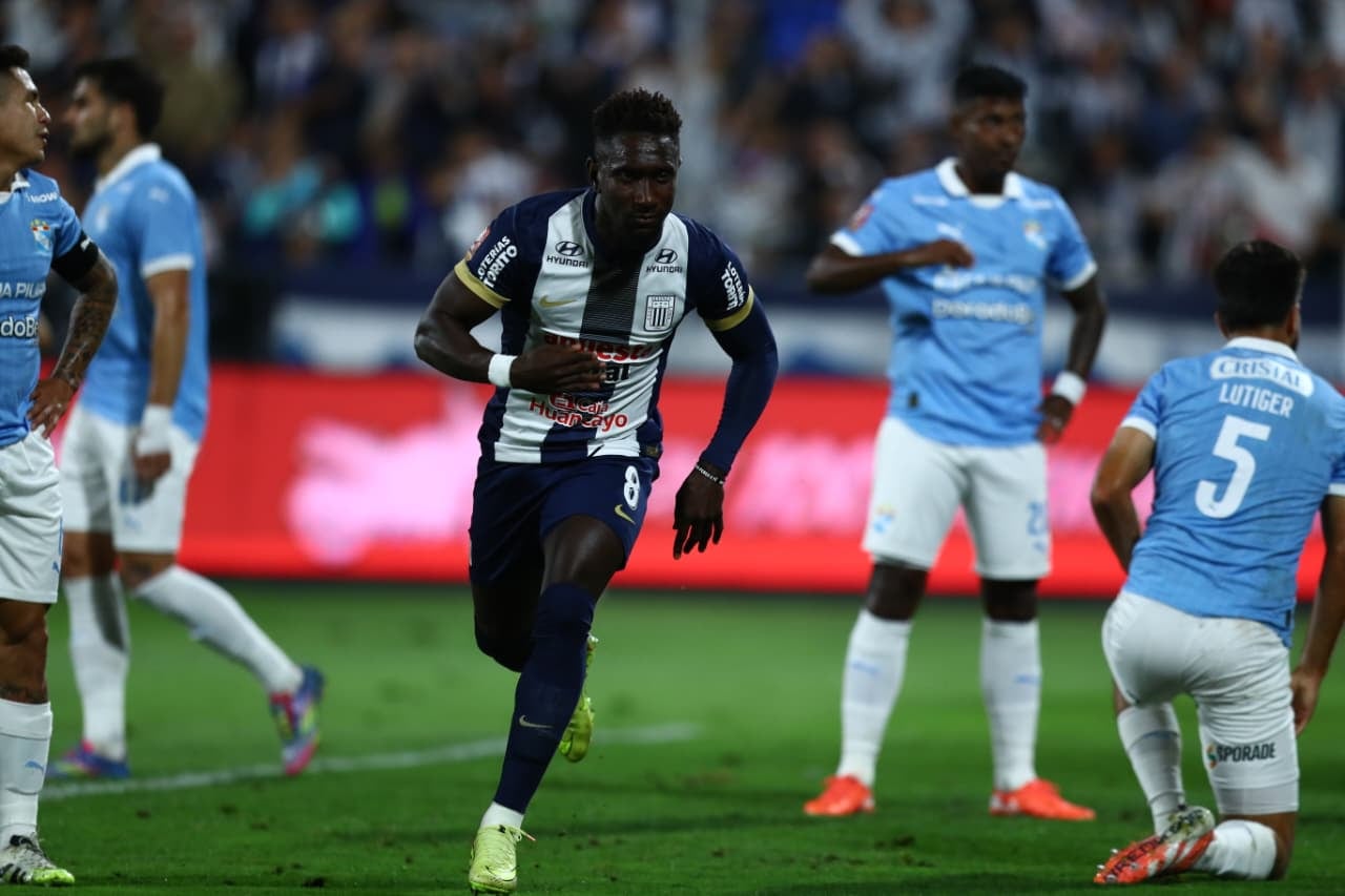 Eryc Castillo tuvo una buena noche, pero no le alcanzó a Alianza Lima ante Sporting Cristal. (@gec)