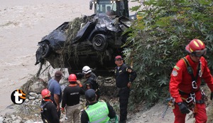Recuperan auto negro que cayó tras colapso de puente Chancay: No estaban los cuerpos