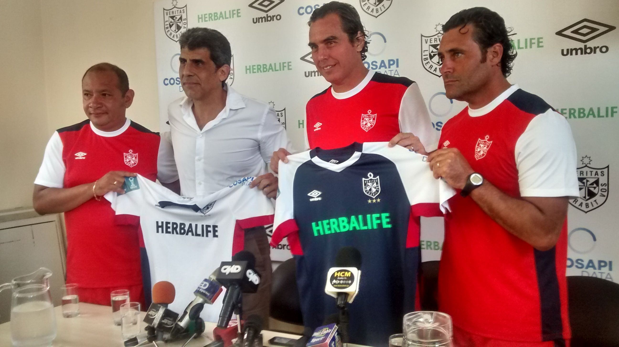 Chemo del Solar el día que fue presentado en la San Martín. (VIDEO)