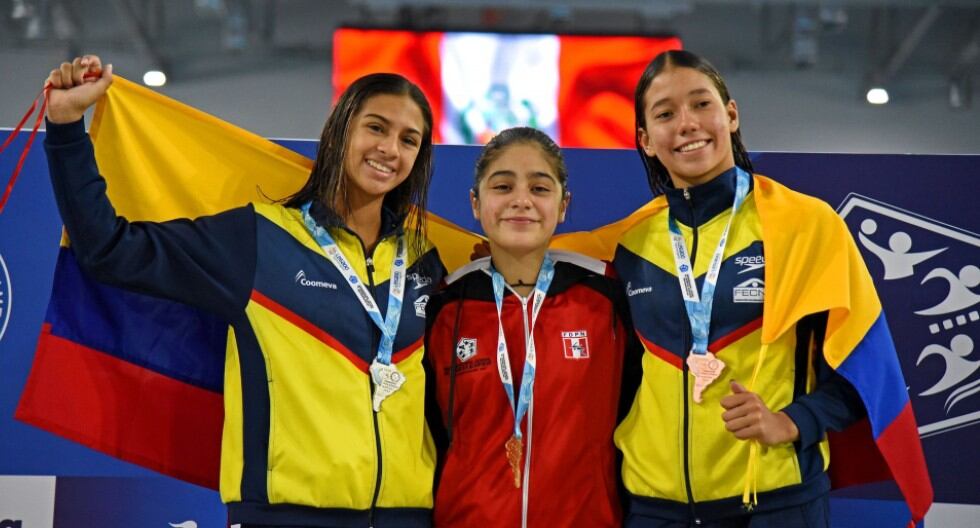 Orgullo blanquirrojo. A sus 14 años, Ana destaca como clavadista y acaba de ganar doble medalla de oro para el Perú. (Trome / Legado)