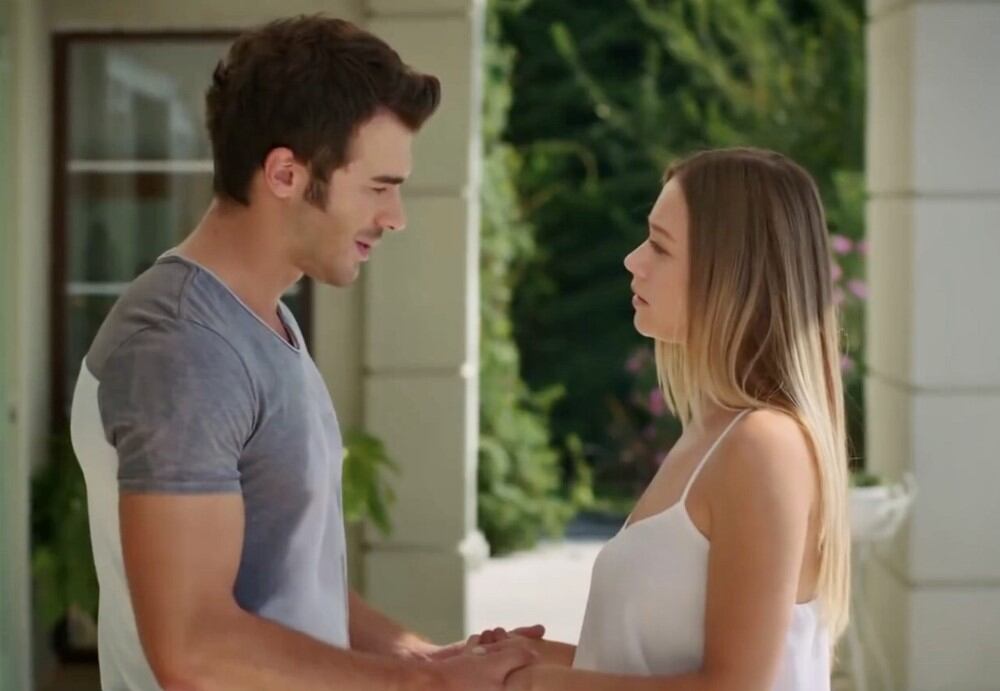 En “Con olor a fresas” aparecerán muchas parejas con distintas historias de amor (Foto: Gold Film)