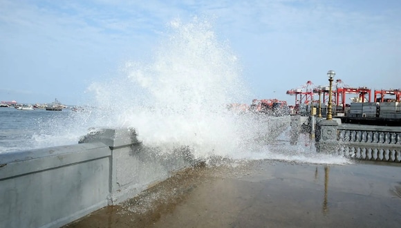 TROME | Fuerte oleaje provoca cierre de 90 puertos y caletas en el litoral peruano. Video: Canal N