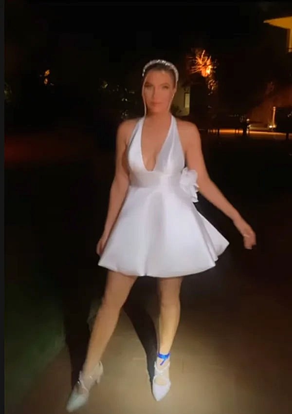 Lele Pons con su tercer vestido, de corte skater (Foto: Lele Pons / Instagram)