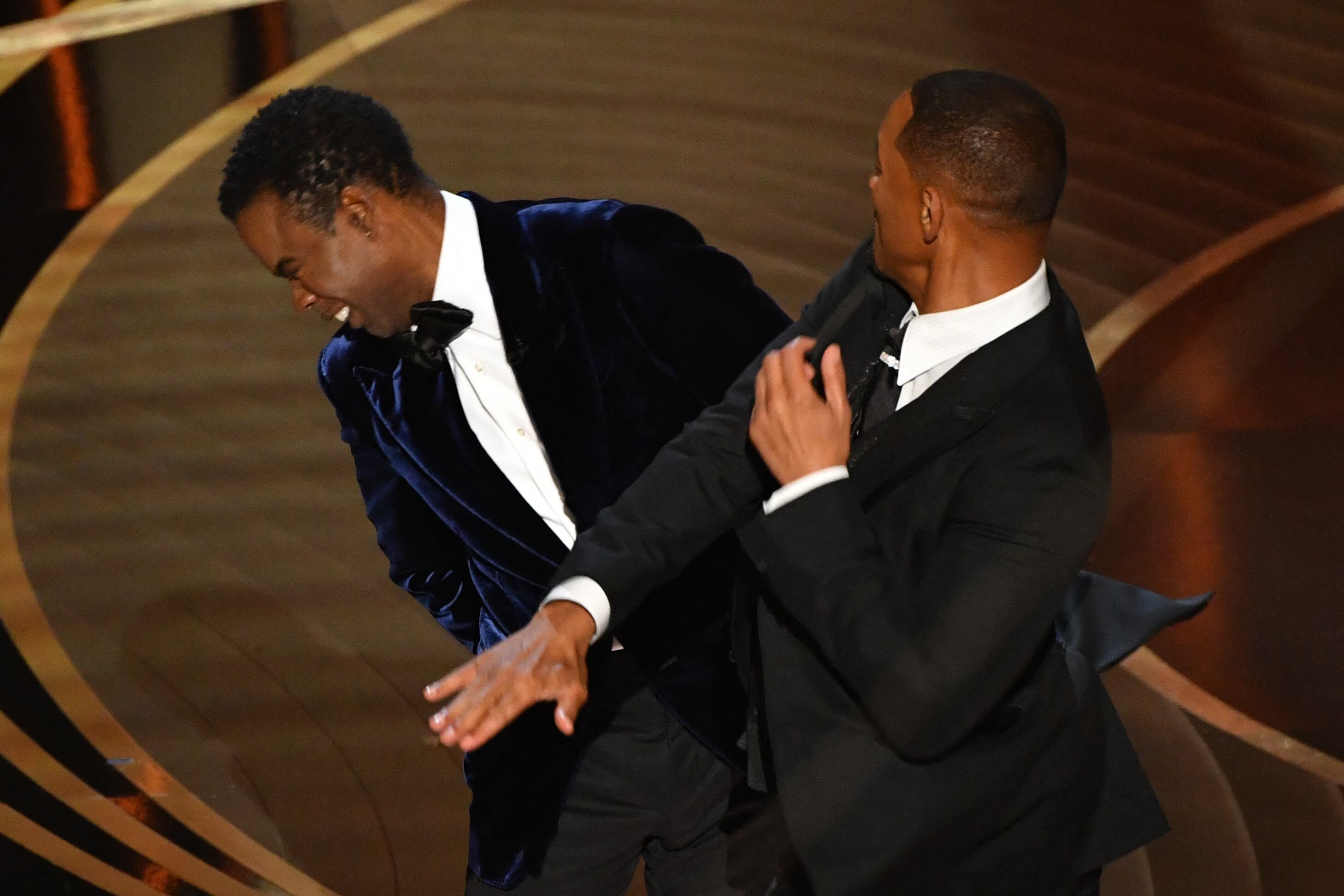 Chris Rock recibió un bofetada por parte de Will Smith durante su monólogo en los premios Oscar el 27 de marzo de 2022 (Foto: AFP)