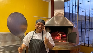 Le cayó un rayo, lo arrastró un chancho y hoy es el ‘rey de las pizzas’