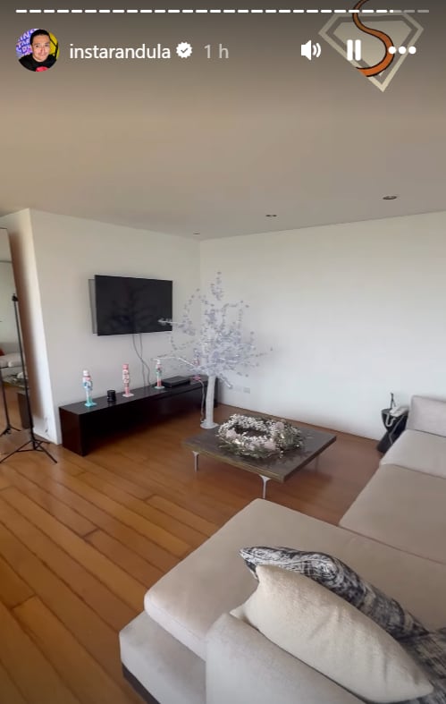 Así luce la sala en el penthouse de Samantha Batallanos.