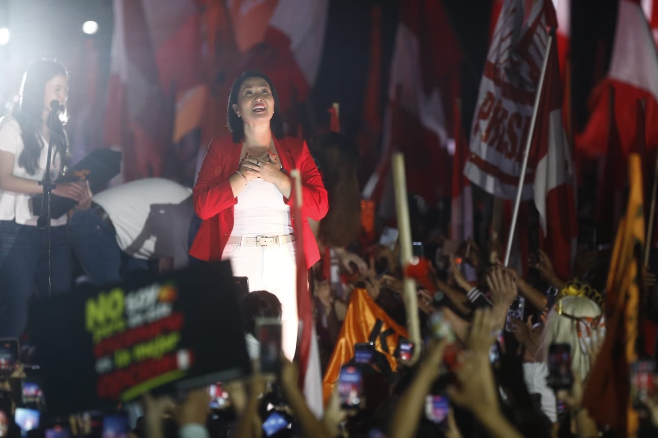 Candidata presidencial por fuerza popular, Keiko Fujimori, realiza su mitin de cierre de campaña en los exteriores del estadio monumental.
Fotos: César Campos/@photo.gec