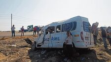 La Libertad: Cuatro muertos y doce heridos en volcadura de minivan en la Panamericana Norte | VIDEO