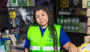 Viviana, la ferretera que conquistó a sus clientes con buen trato y confianza
