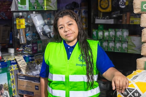 Viviana, la ferretera que conquistó a sus clientes con buen trato y confianza