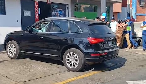 Callao: Sicarios asesinan a hombre de 25 balazos dentro de su camioneta