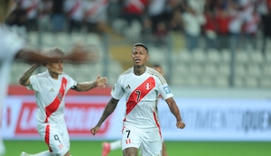 ¡Fiesta en el Nacional! Así fue el golazo con el que Andy Polo abrió el camino del triunfo