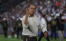 Juan Reynoso y su polémico gesto en Matute tras la derrota de Melgar ante Alianza | VIDEO