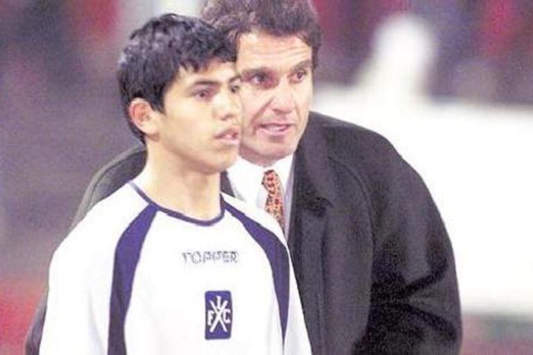 Óscar Ruggeri fue el técnico que hizo debutar al 'Kun' Agüero a nivel profesional con Independiente.