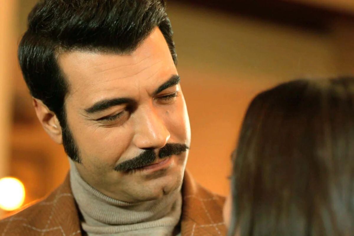 Demir comienza su fin de semana romántico con Ümit, lejos de Çukurova en "Tierra amarga" (Foto: Tims & B Productions)