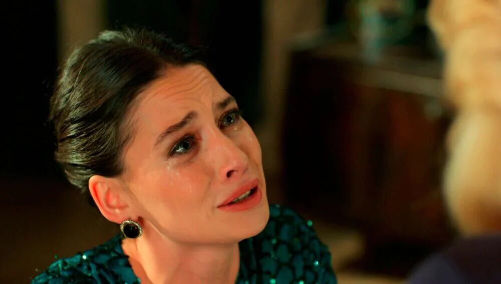 La actriz İlayda Çevik como Betül Arcan Yaman en "Tierra amarga" (Foto: Tims & B Productions)