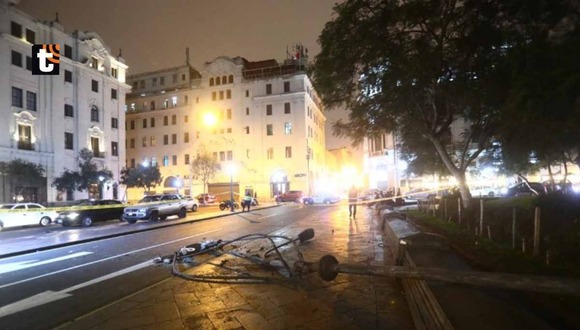 Hombre al que le cayó poste encima se encuentra en estado crítico