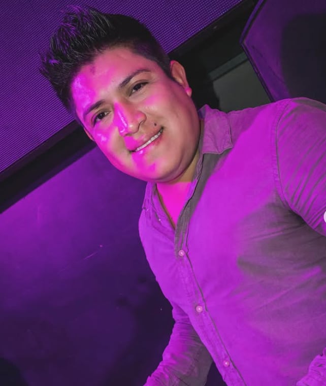 Compositor, músico y director, Dennys Quevedo, fallecio a los 37 años de edad y la cumbia está de luto.