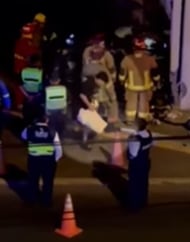 Amigo de Laura Spoya sacó las cosas de su carro tras accidente